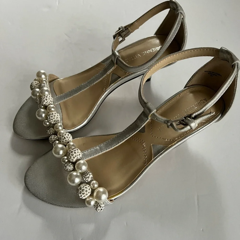 Adrienne Vittadini Kalina Silver Pearl Dress Heels Size 6 M Fit like 6 1/2 - Picture 6 of 12